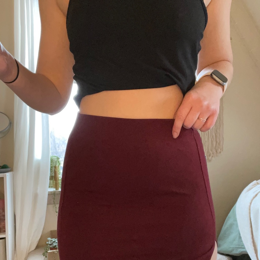 Maroon tight mini skirt